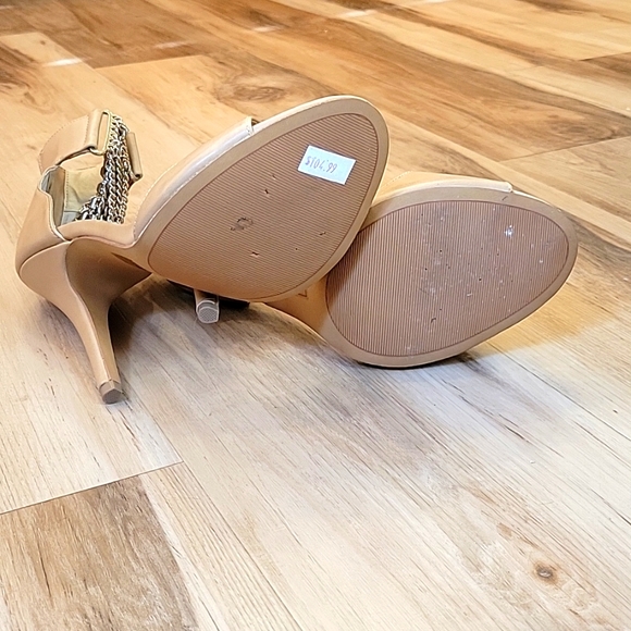 bebe Lorina High Heel Chain Pump Natural Size 9 - Picture 6 of 6